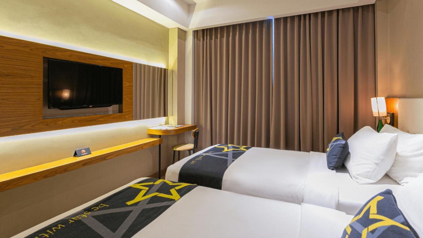 Yellow Star Gejayan Hotel Kejayan Екстер'єр фото