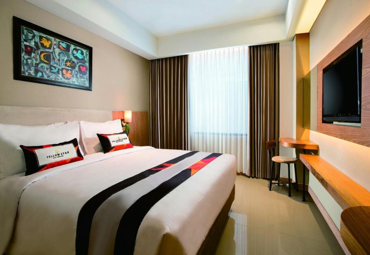 Yellow Star Gejayan Hotel Kejayan Екстер'єр фото