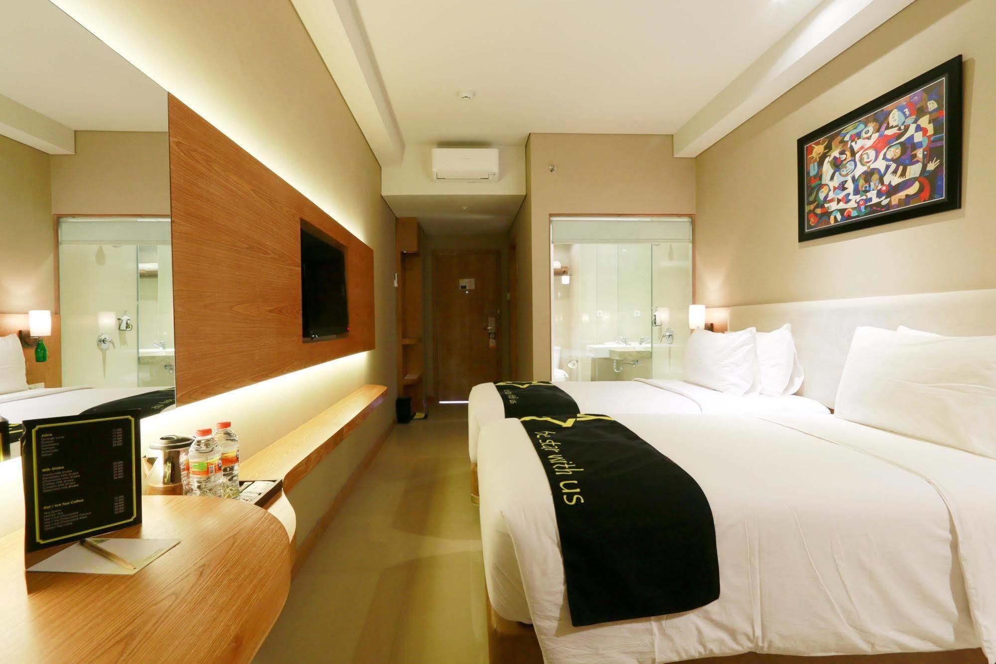 Yellow Star Gejayan Hotel Kejayan Екстер'єр фото